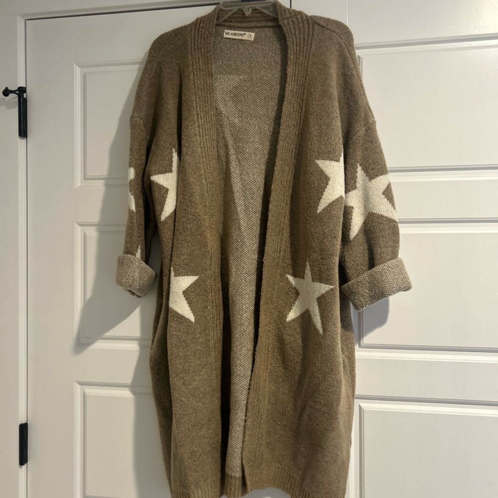 NWOT Women's BLANKNYC Brown Star Pattern Sweater size medium